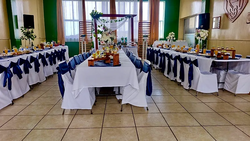 Salón montado para banquete
